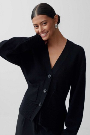 Black Women Gina Tricot Knitted Pocket Cardigan | 17VYUQLDO